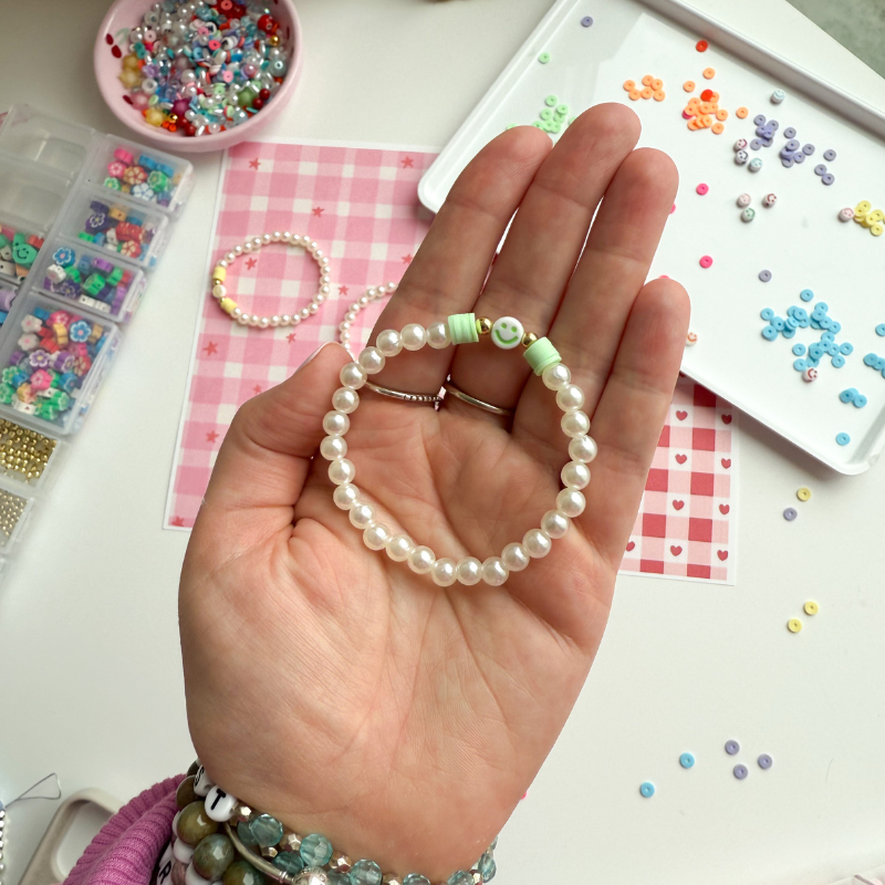 Smiley Pearl Bead Bracelet
