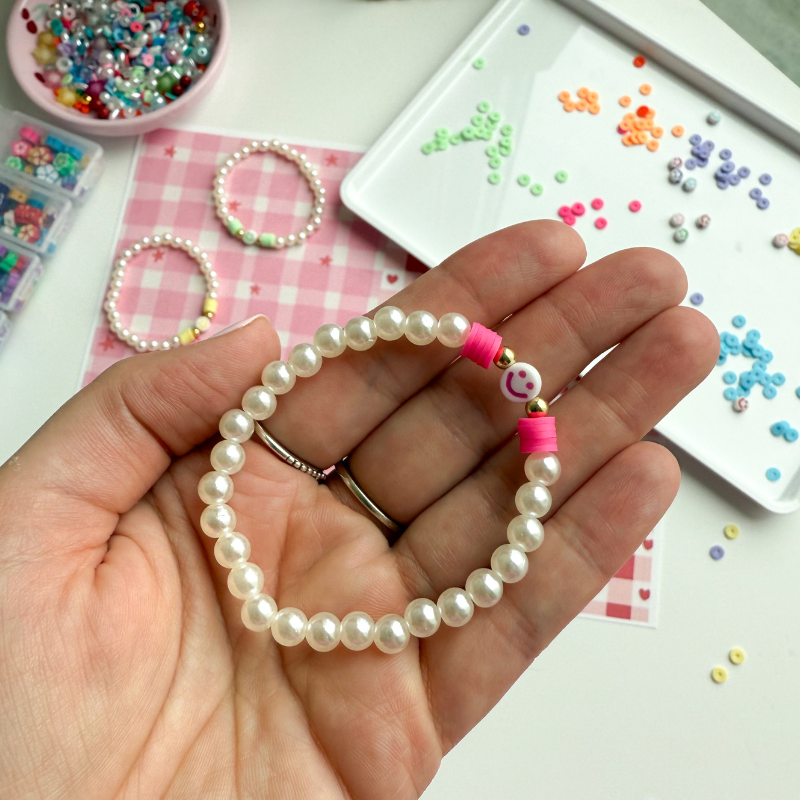 Smiley Pearl Bead Bracelet