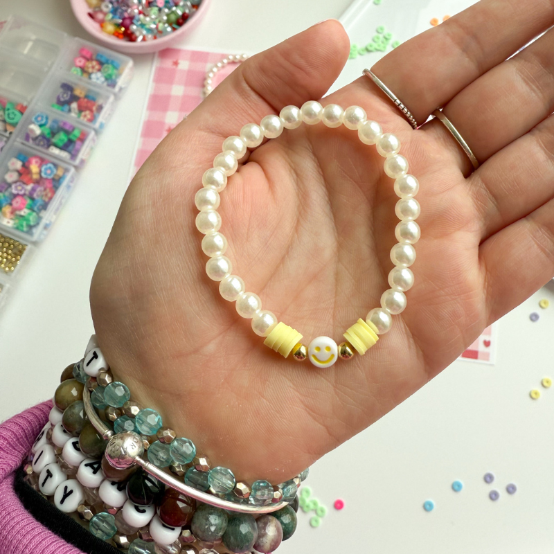 Smiley Pearl Bead Bracelet