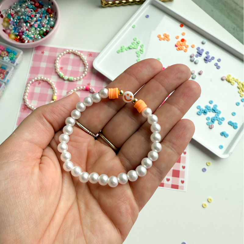 Smiley Pearl Bead Bracelet