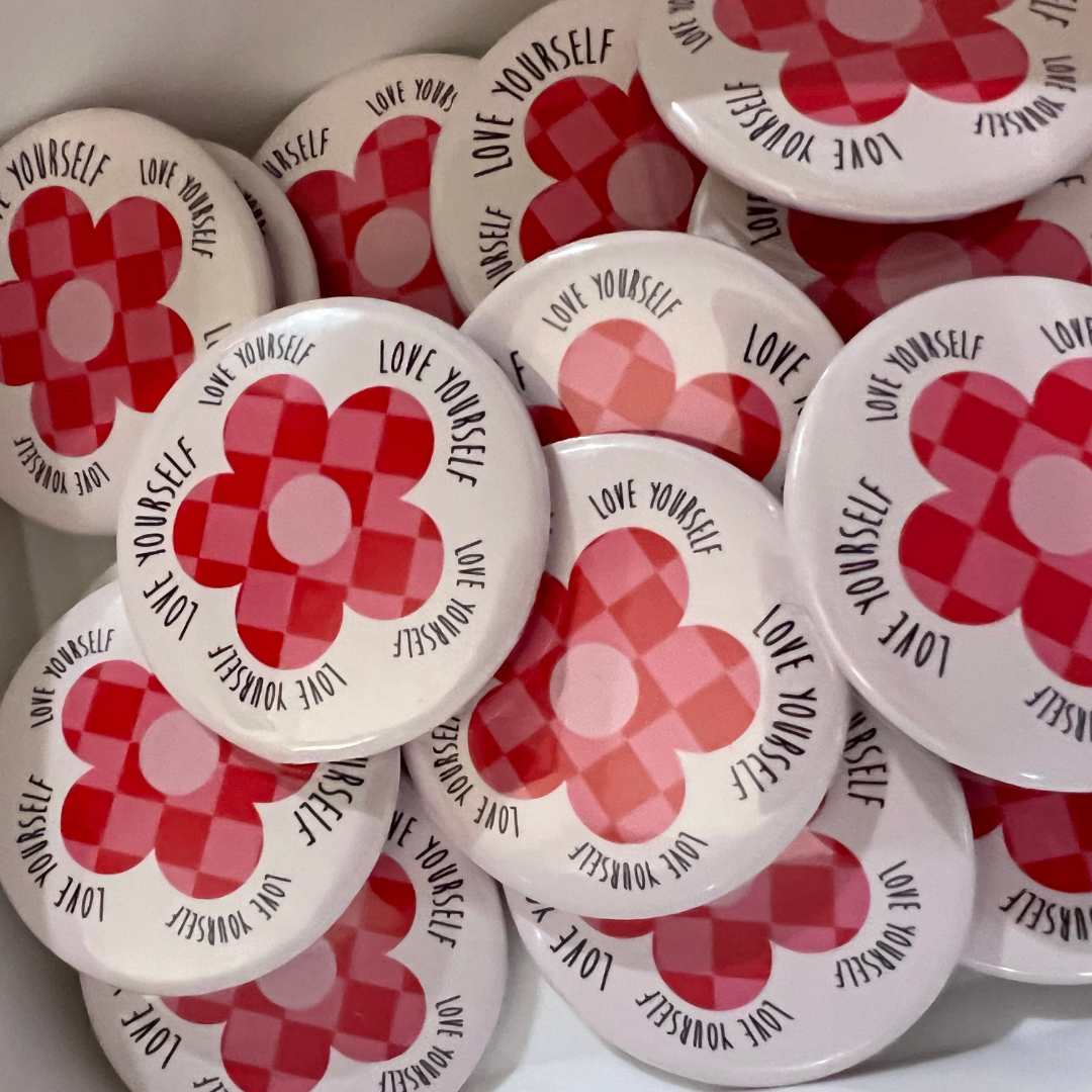 Button Pin "Love Yourself"