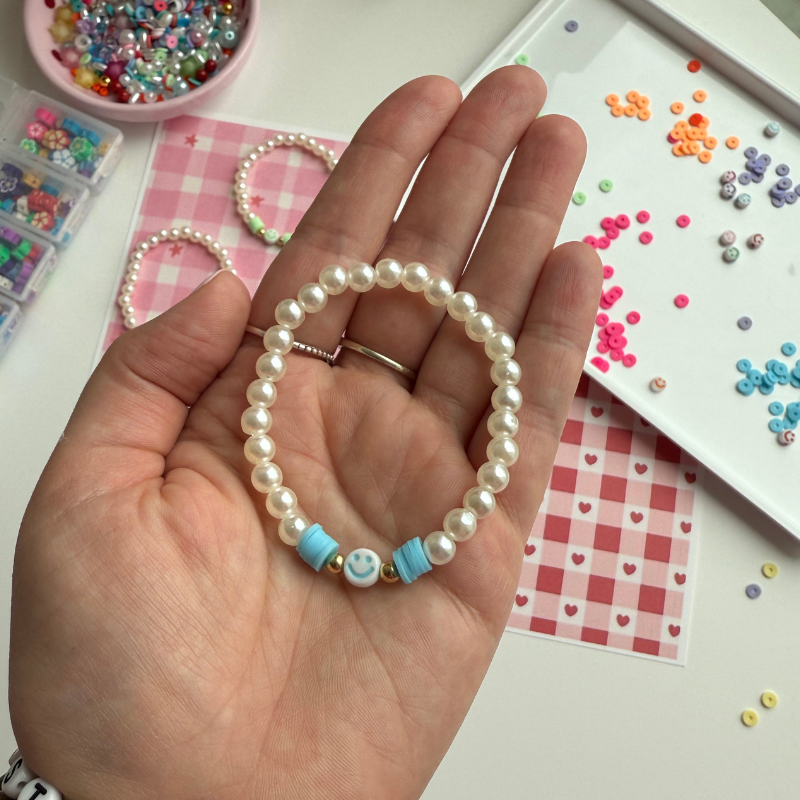 Smiley Pearl Bead Bracelet