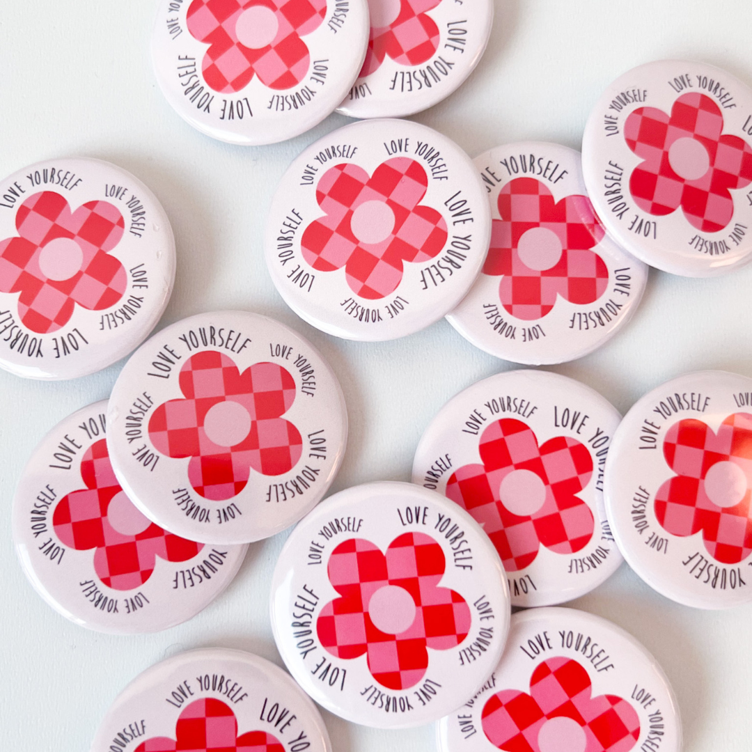 Button Pin "Love Yourself"